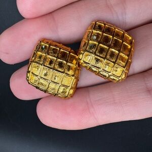 LOT 1194 24K gold plated CHANEL vintage clip on earrings early 70s